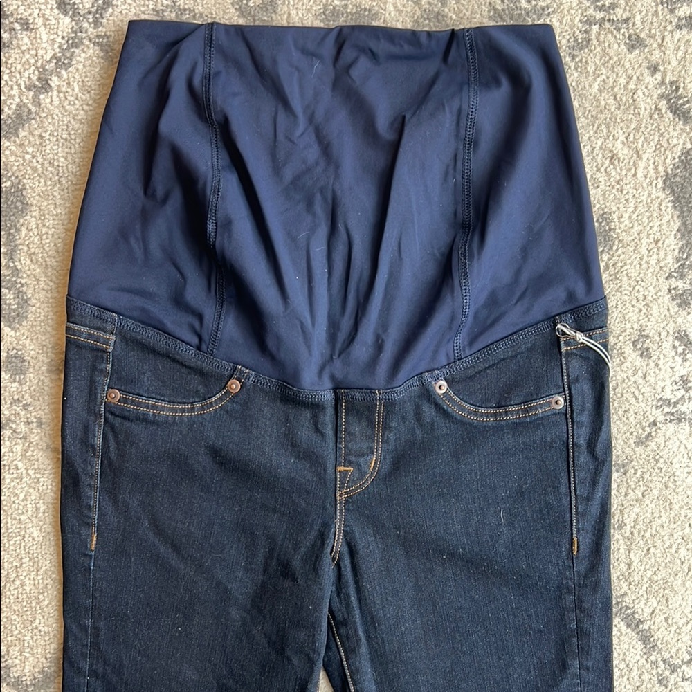 Ingrid & Isabel Maternity Skinny Jeans ft. Crossover Panel - Picture 3 of 6